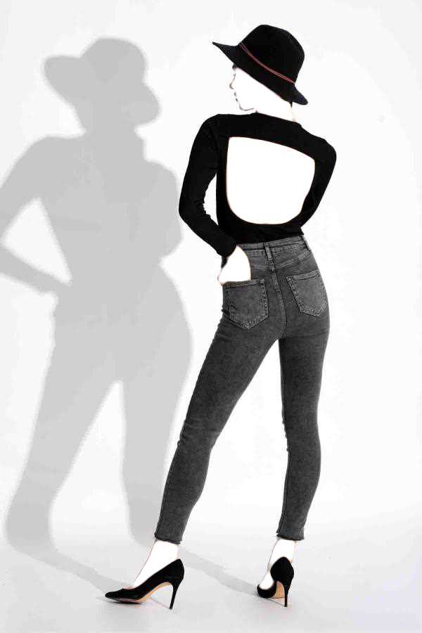 خرید اسان شلوار جین زنانه زیبا برند nisantasishop رنگ نقره ای کد ty54802957