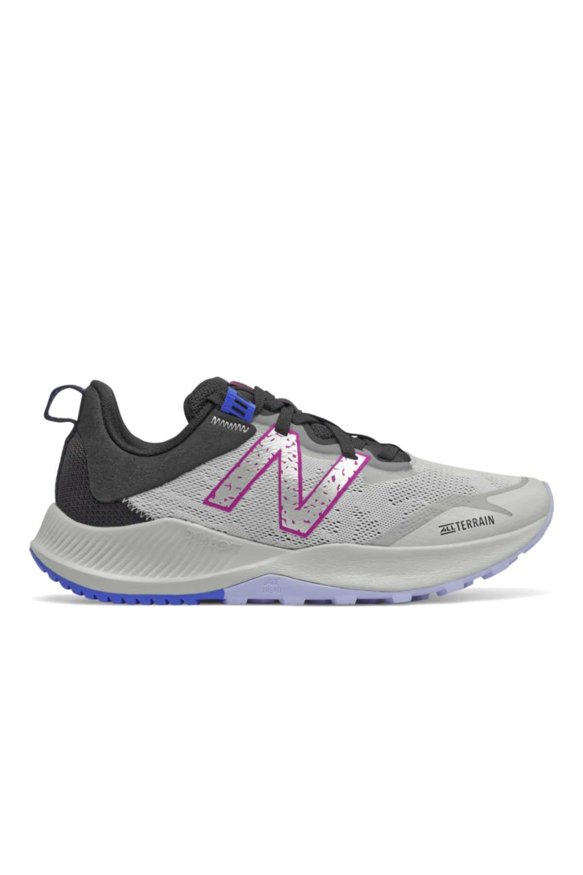فروش پستی کفش مخصوص دویدن زنانه برند New Balance رنگ نقره ای ty92904451