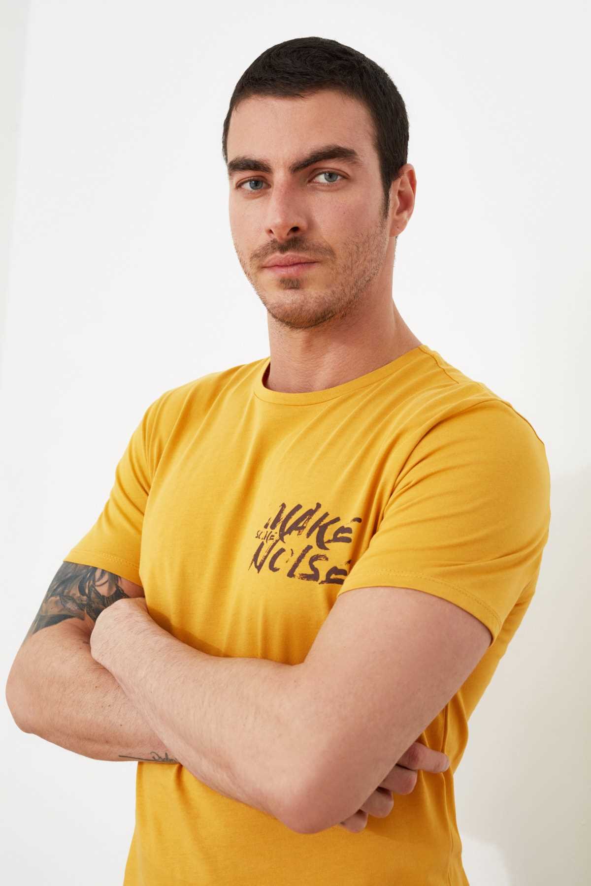 فروشگاه تی شرت مردانه مارک ترندیول مرد رنگ زرد ty85984250
