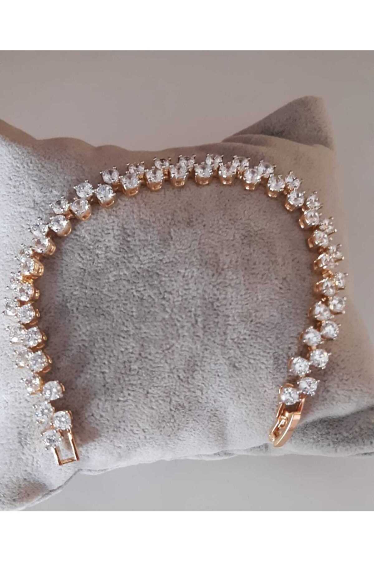 فروش دستبند زنانه فانتزی برند Bella Accessories رنگ طلایی ty100887504